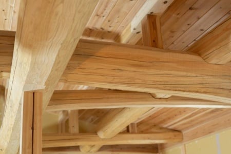 Comment choisir une menuiserie bois qui valorise votre patrimoine ?