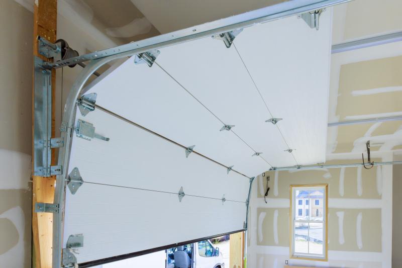 Portes sur mesure, quels avantages pour votre intérieur et extérieur